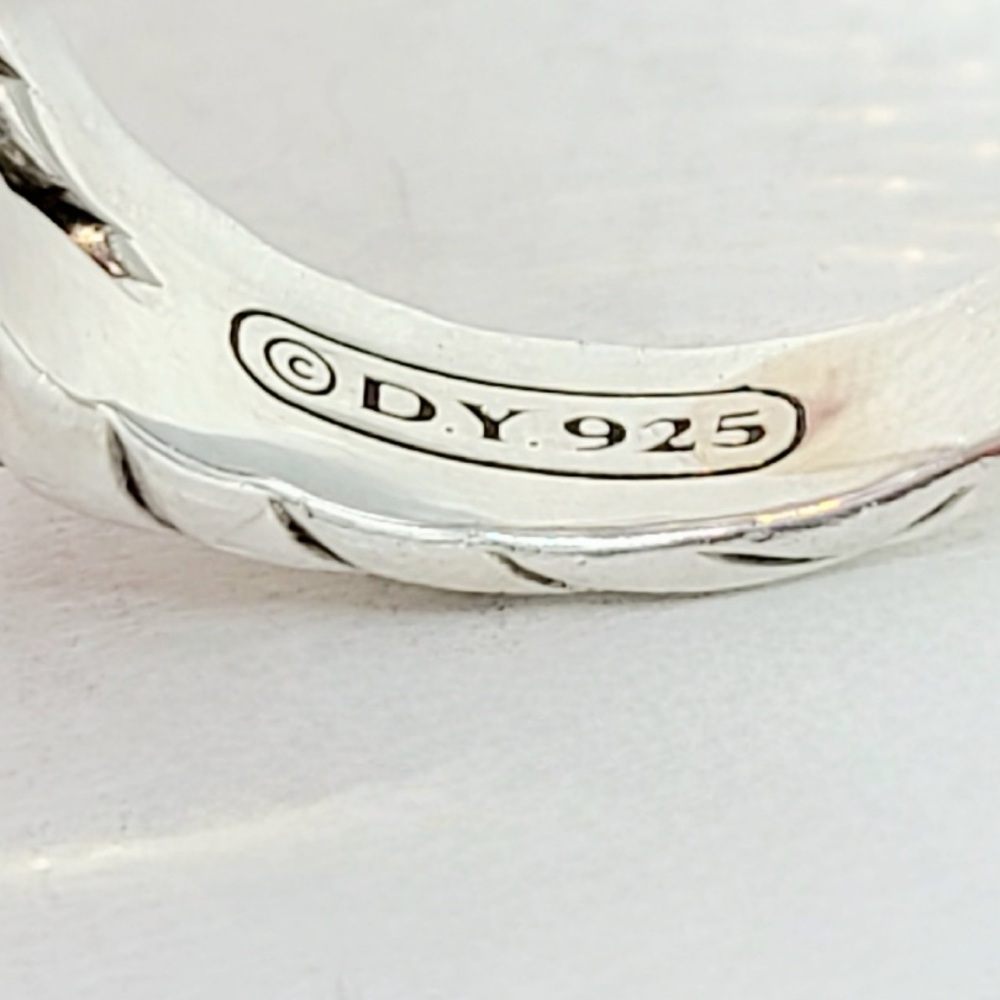 David Yurman Signature Oval Ring With Lavender Moonstone And Diamonds - Picture 14 of 15